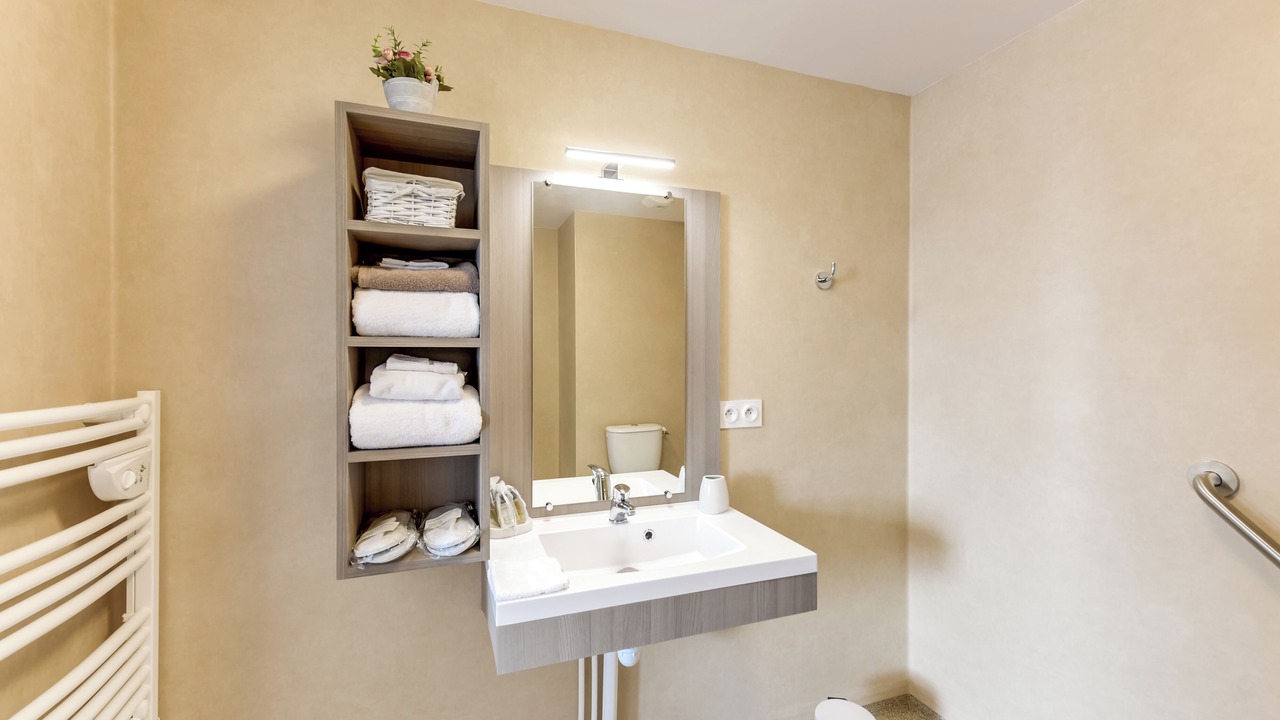 Photo of Bathroom in Challans