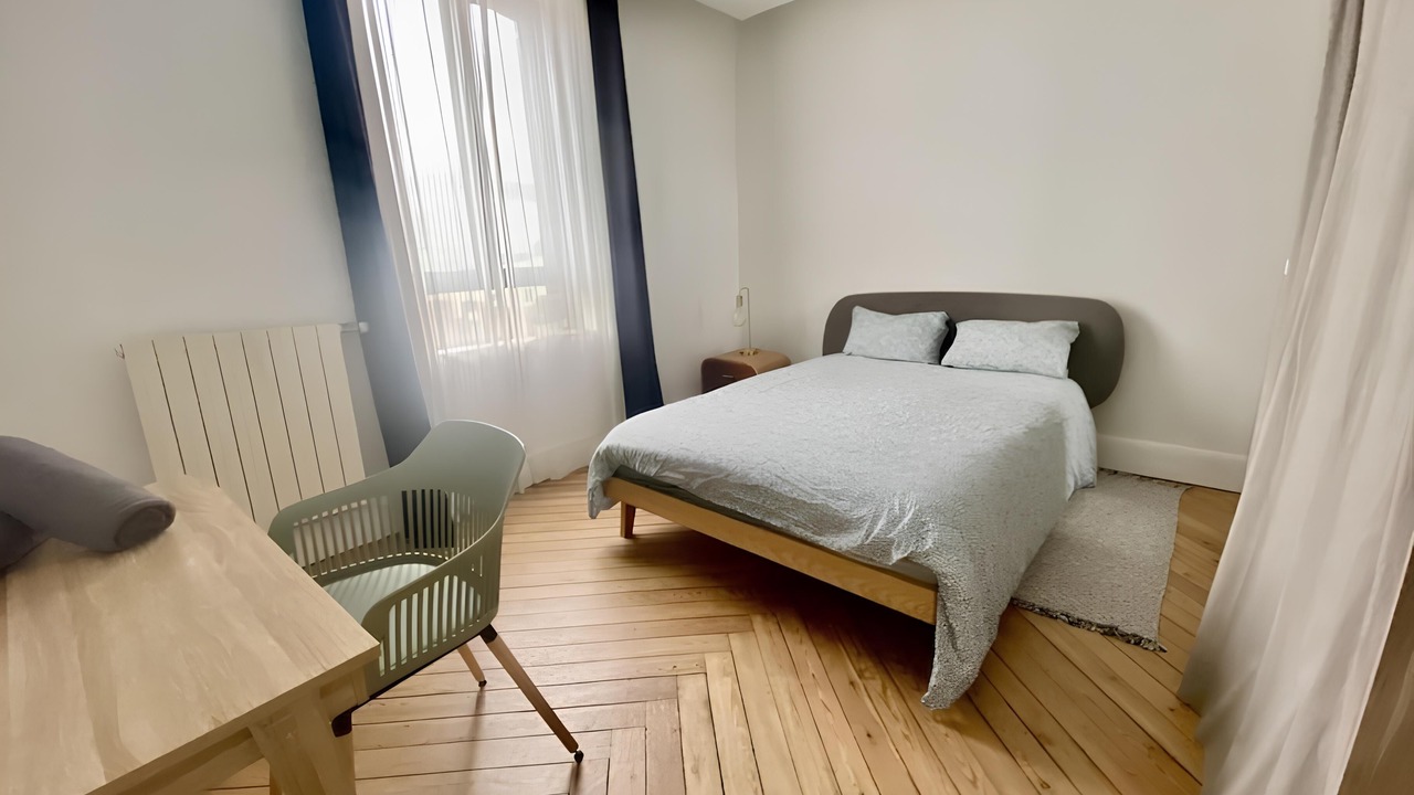 Photo of Bedroom in Quartier Saint-Clement - Jardin des Plantes