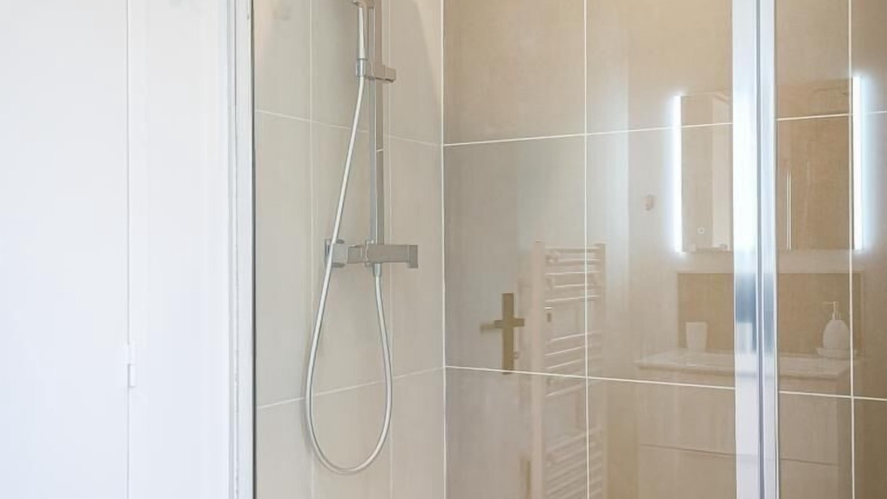 Photo of Bathroom in Saint-Jean-Lespinasse