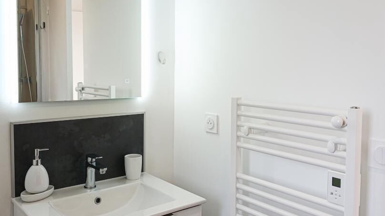 Photo of Bathroom in Saint-Jean-Lespinasse