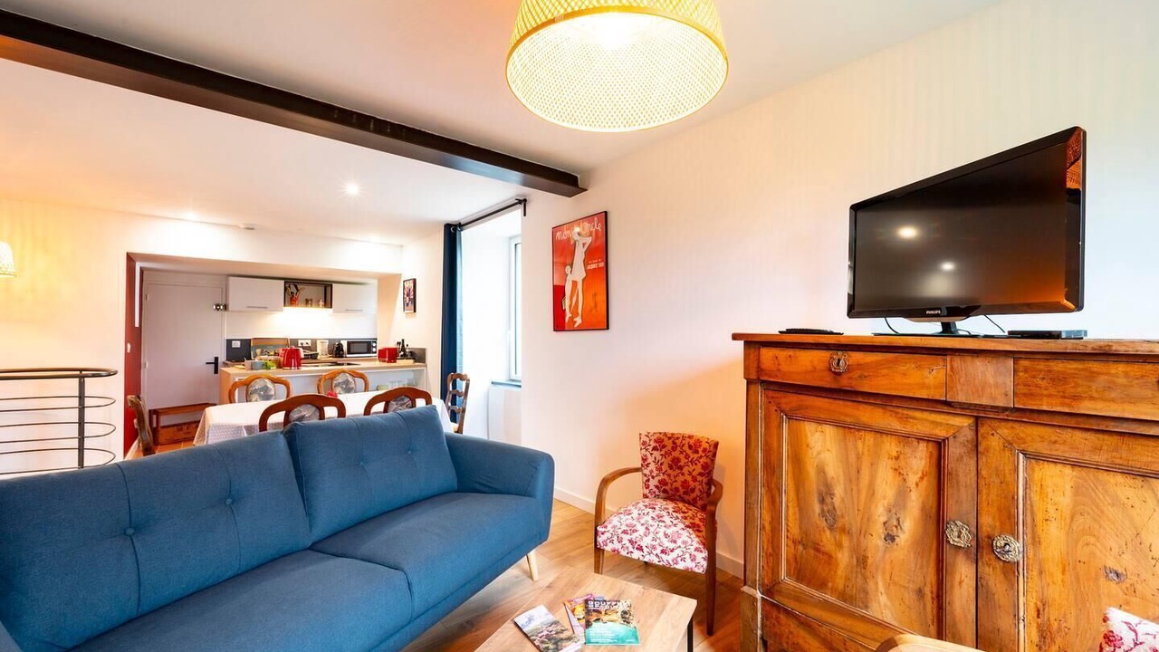 Photo of Livingroom in Saint-Jean-Lespinasse