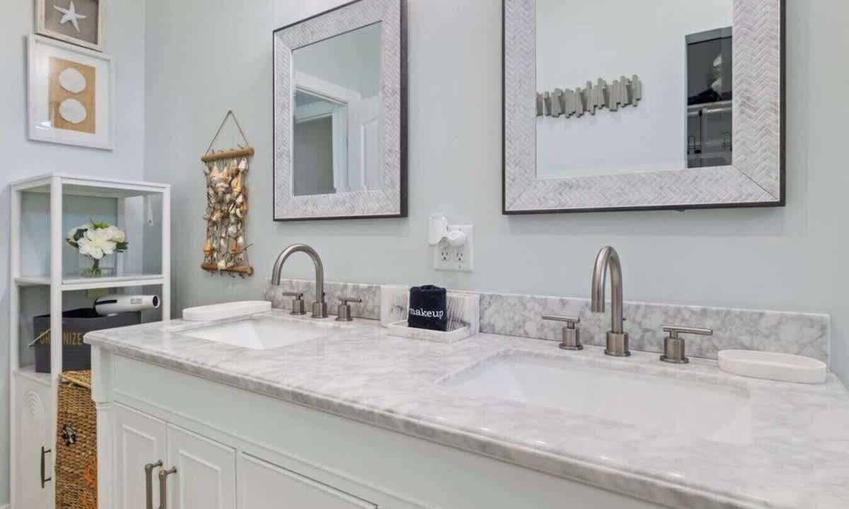 Photo of Bathroom in Wilmington Beach