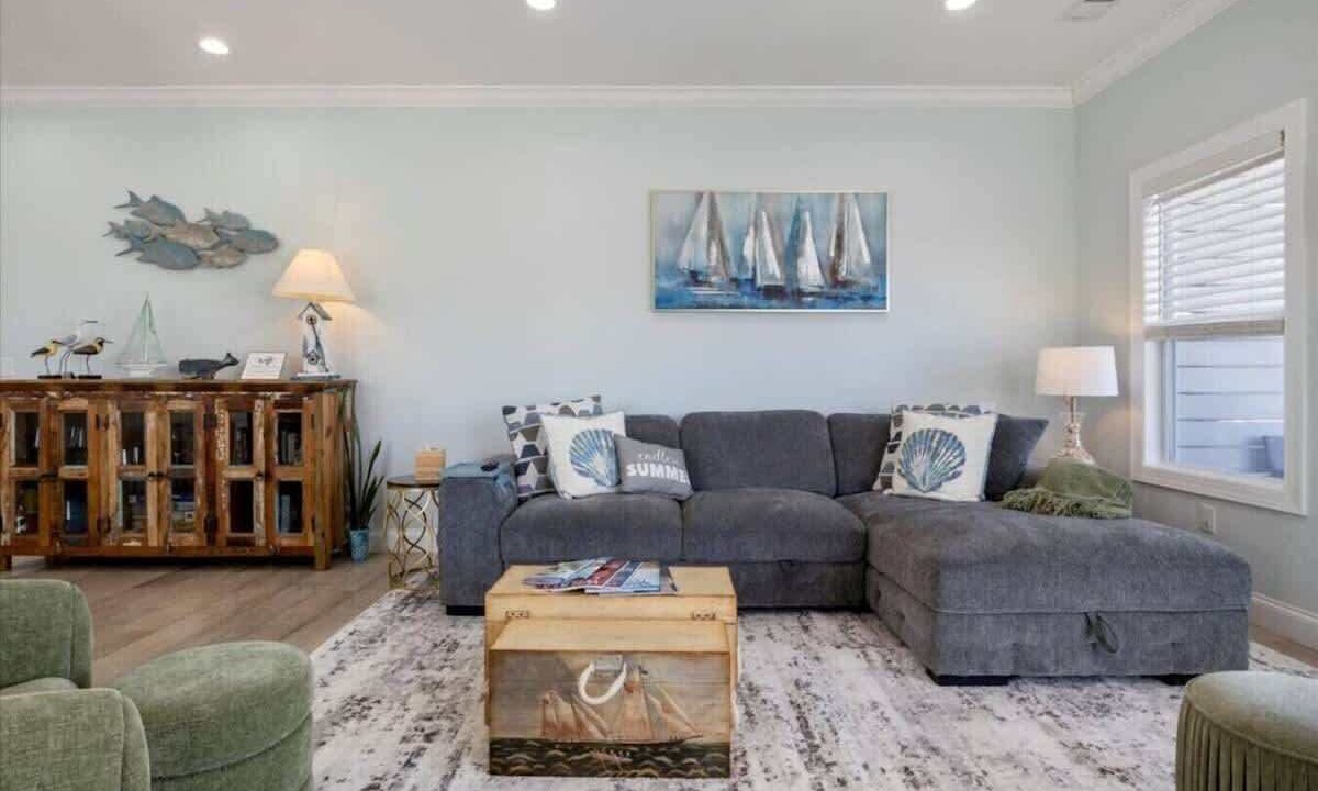 Photo of Livingroom in Wilmington Beach