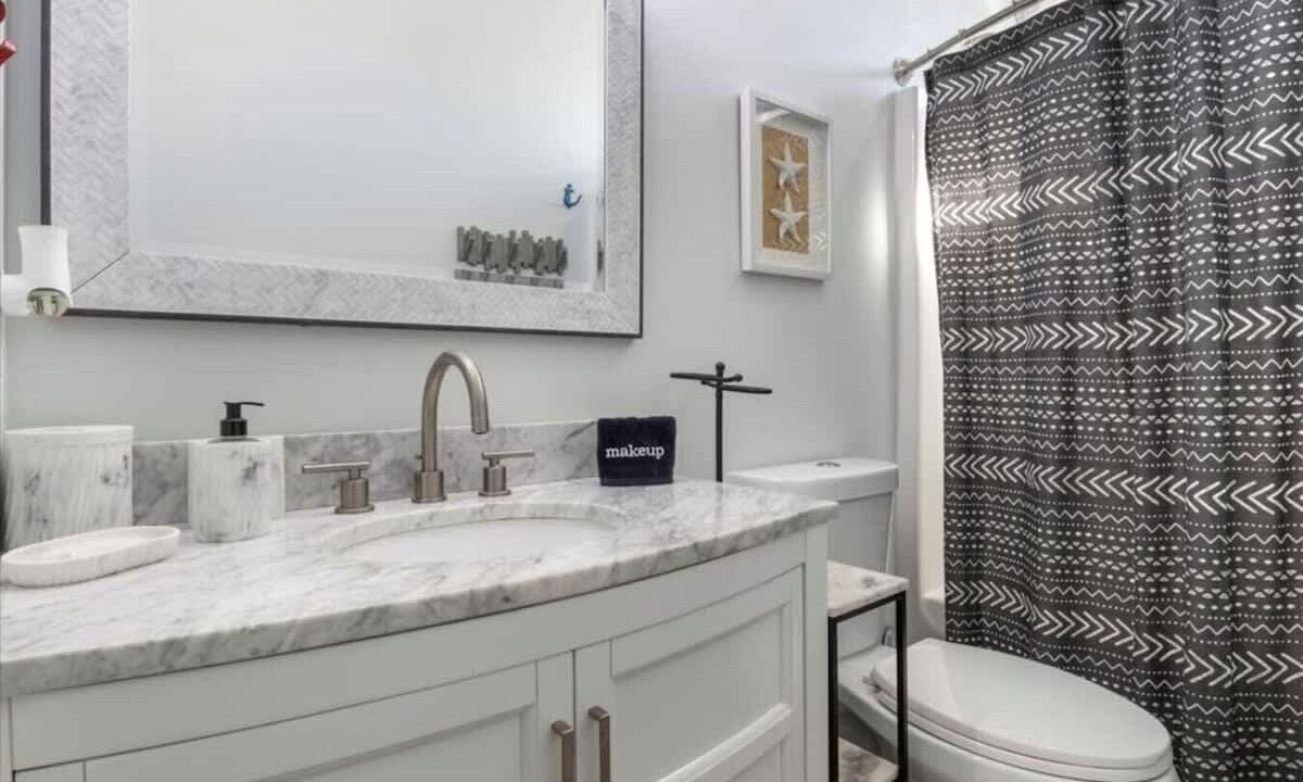 Photo of Bathroom in Wilmington Beach