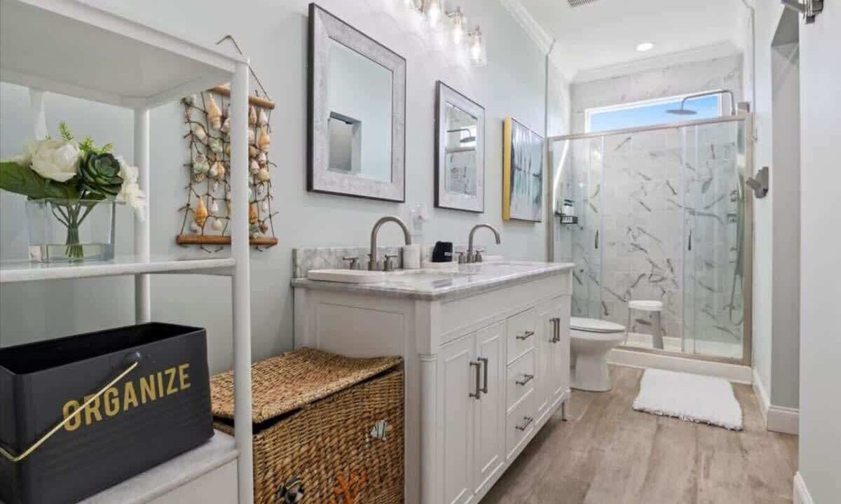Photo of Bathroom in Wilmington Beach