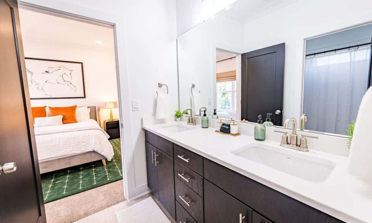 Photo of Bedroom in Apex