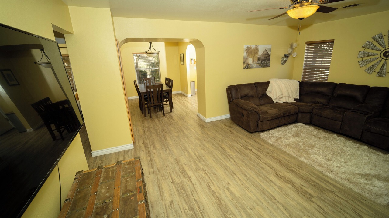 Photo of Livingroom in Globe