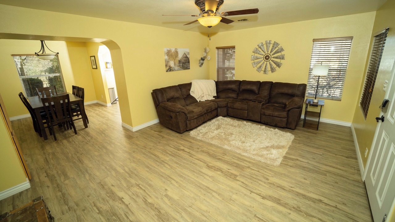 Photo of Livingroom in Globe