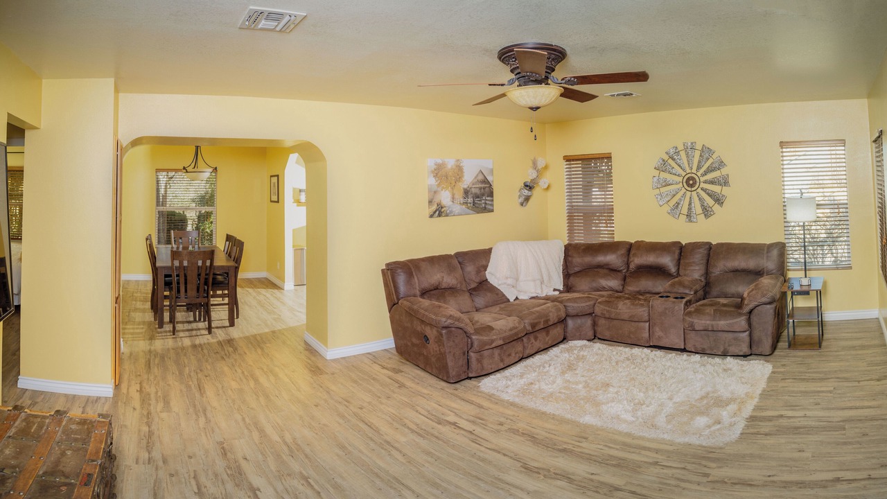 Photo of Livingroom in Globe