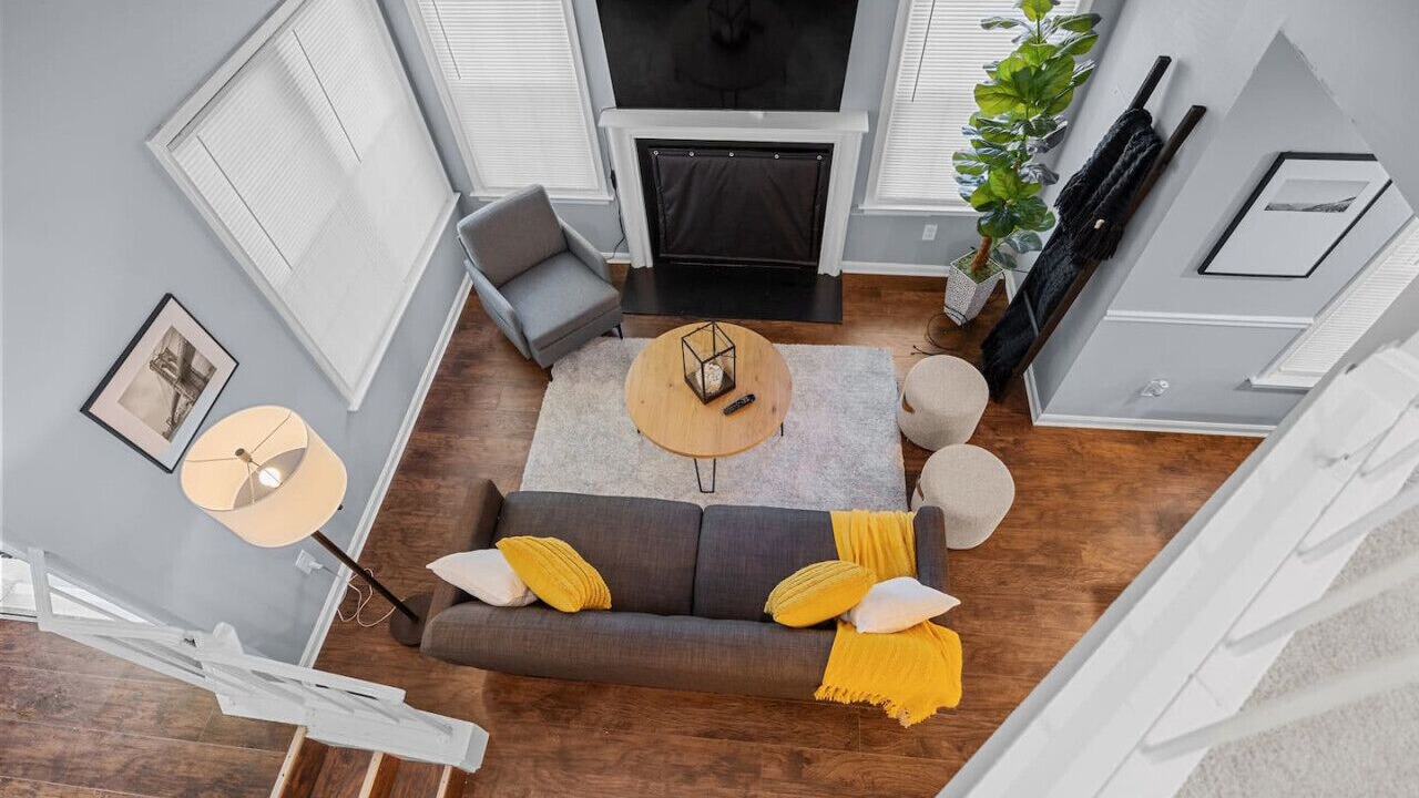 Photo of Livingroom in Montgomery Village