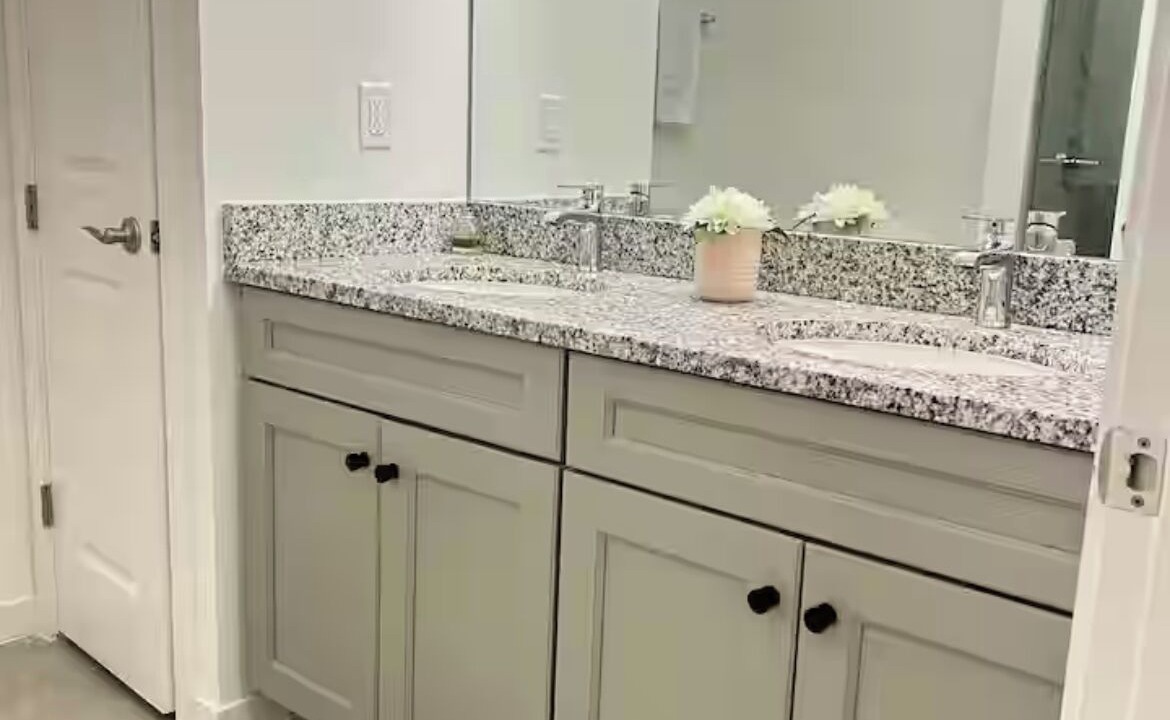 Photo of Bathroom in Naples