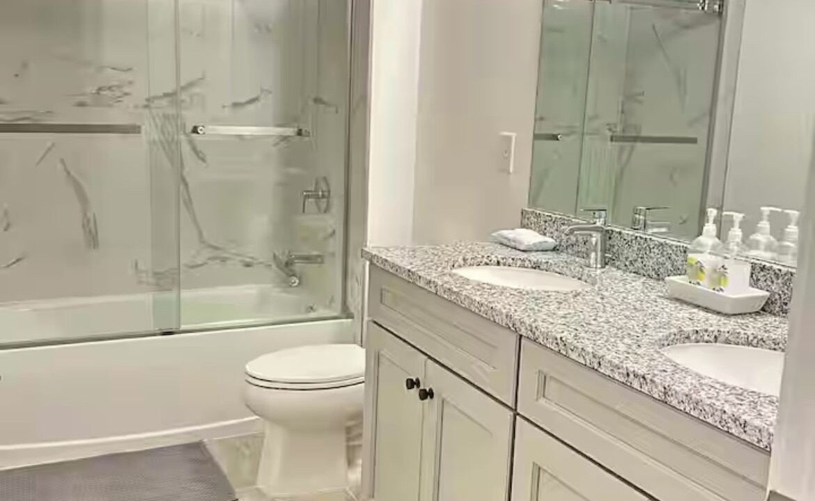 Photo of Bathroom in Naples