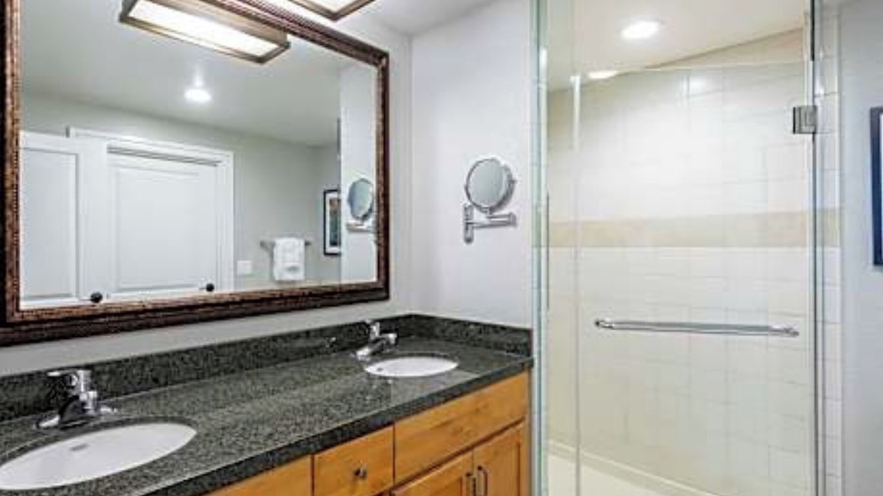 Photo of Bathroom in Lakeside Park