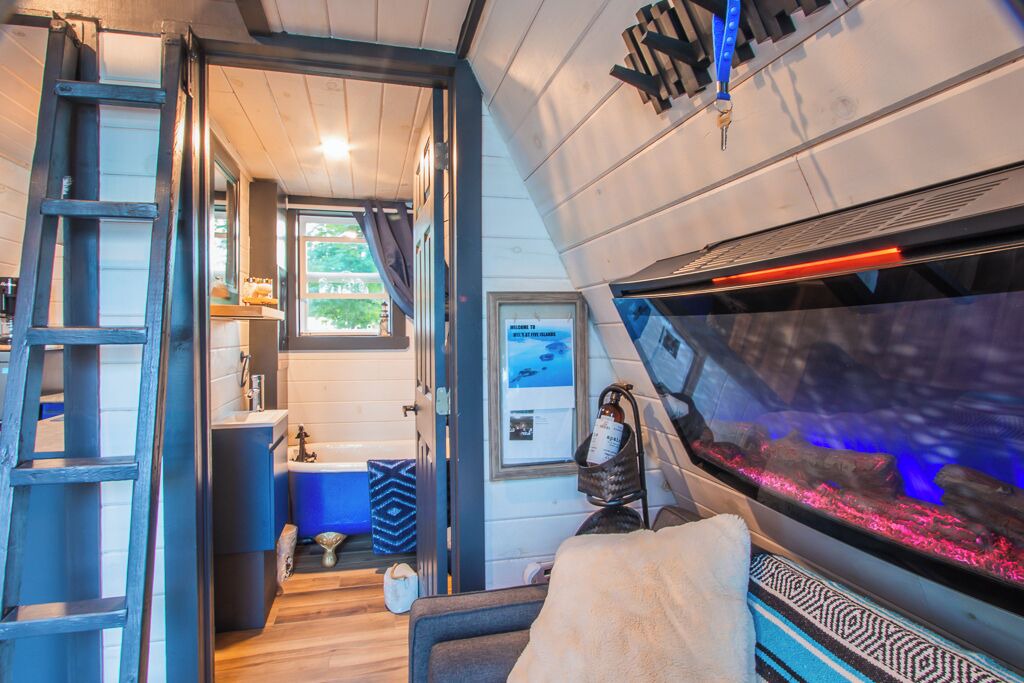 Photo of Bedroom in Lower Five Islands