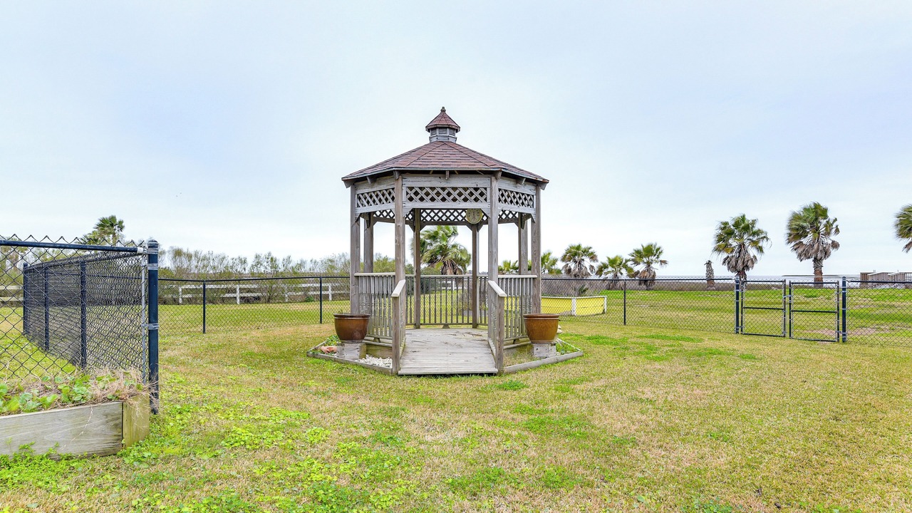 Photo of Others in Gilchrist