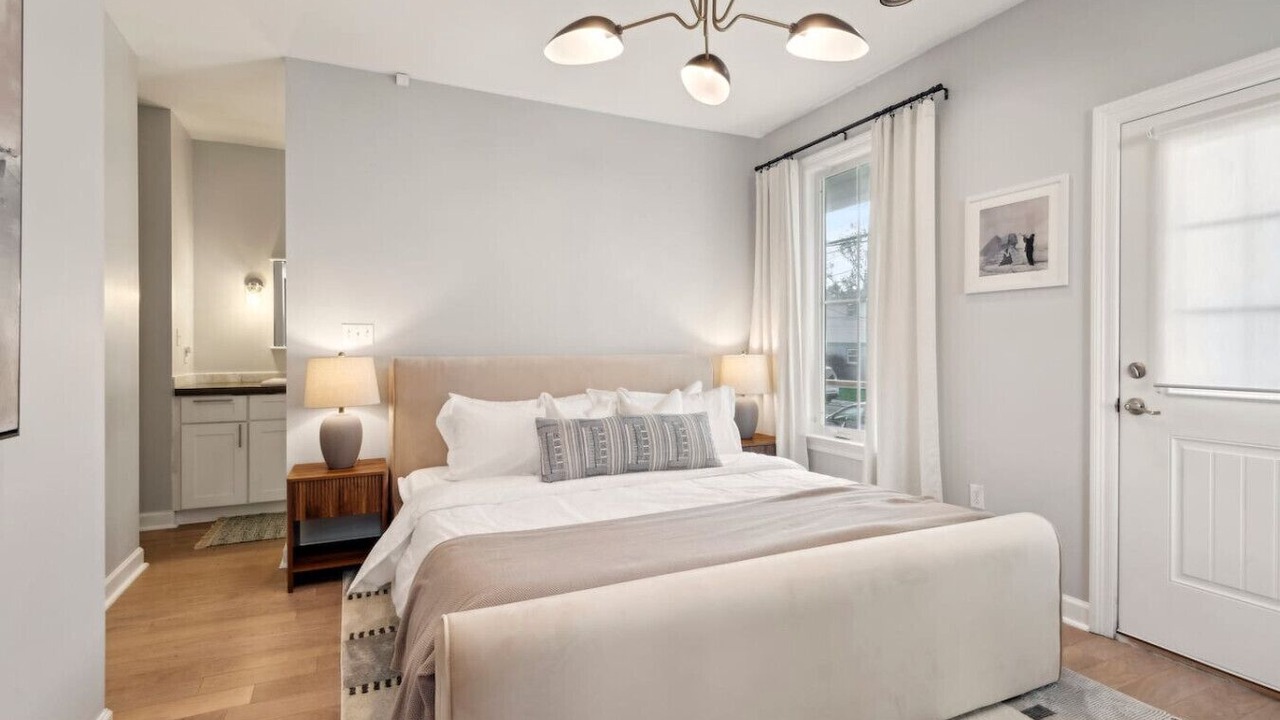 Photo of Bedroom in Mid-City