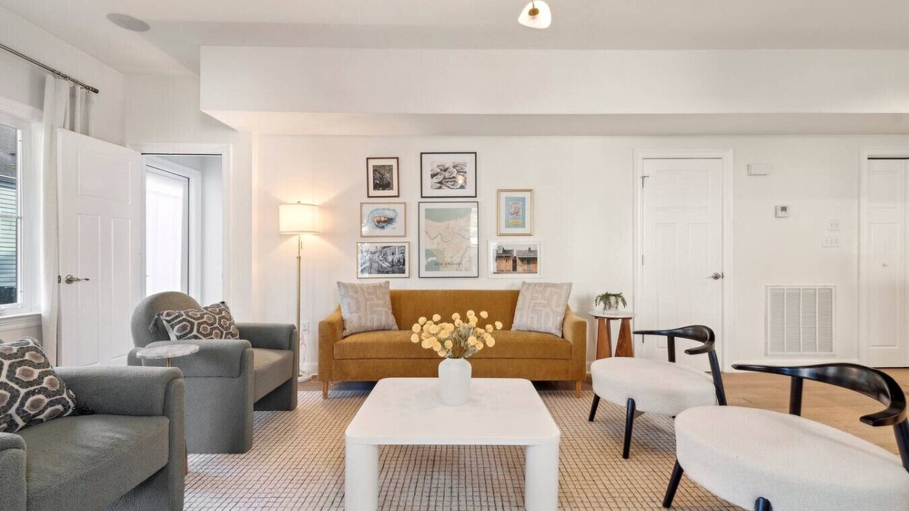 Photo of Livingroom in Mid-City