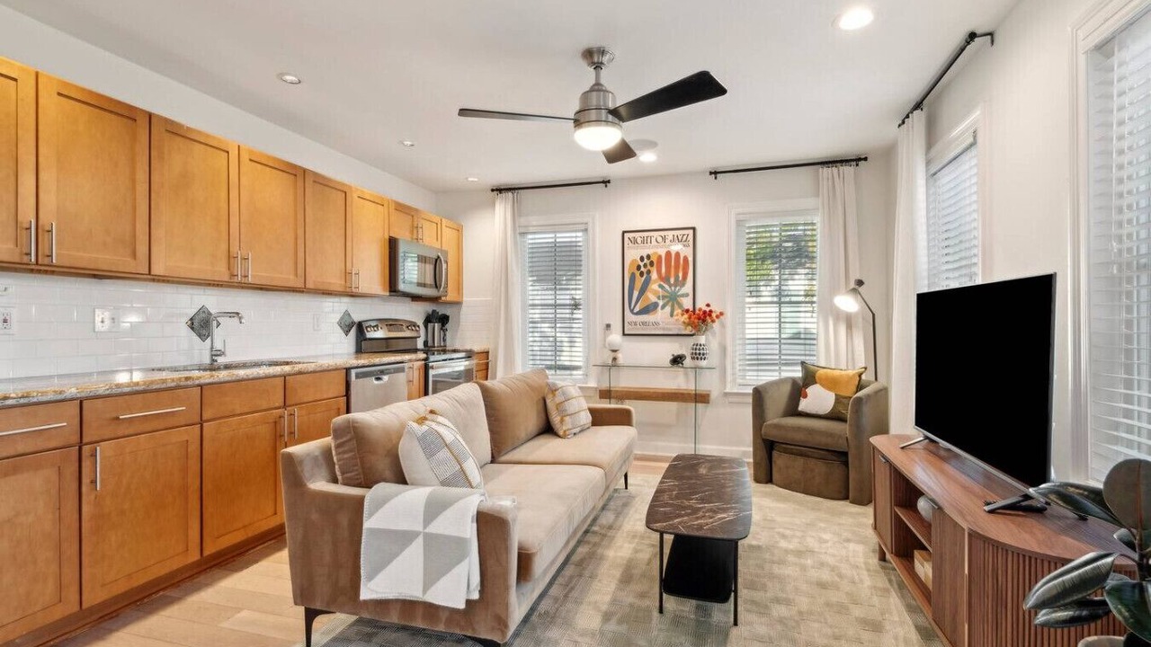 Photo of Livingroom in Mid-City