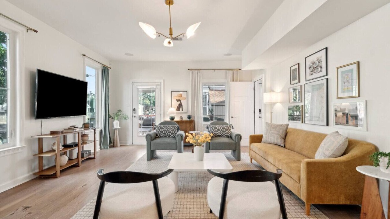 Photo of Livingroom in Mid-City