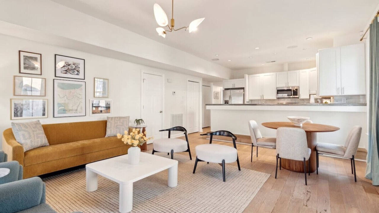 Photo of Livingroom in Mid-City