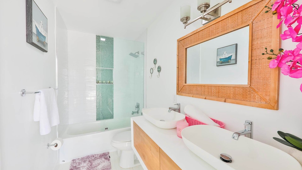 Photo of Bathroom in Hollywood Hills