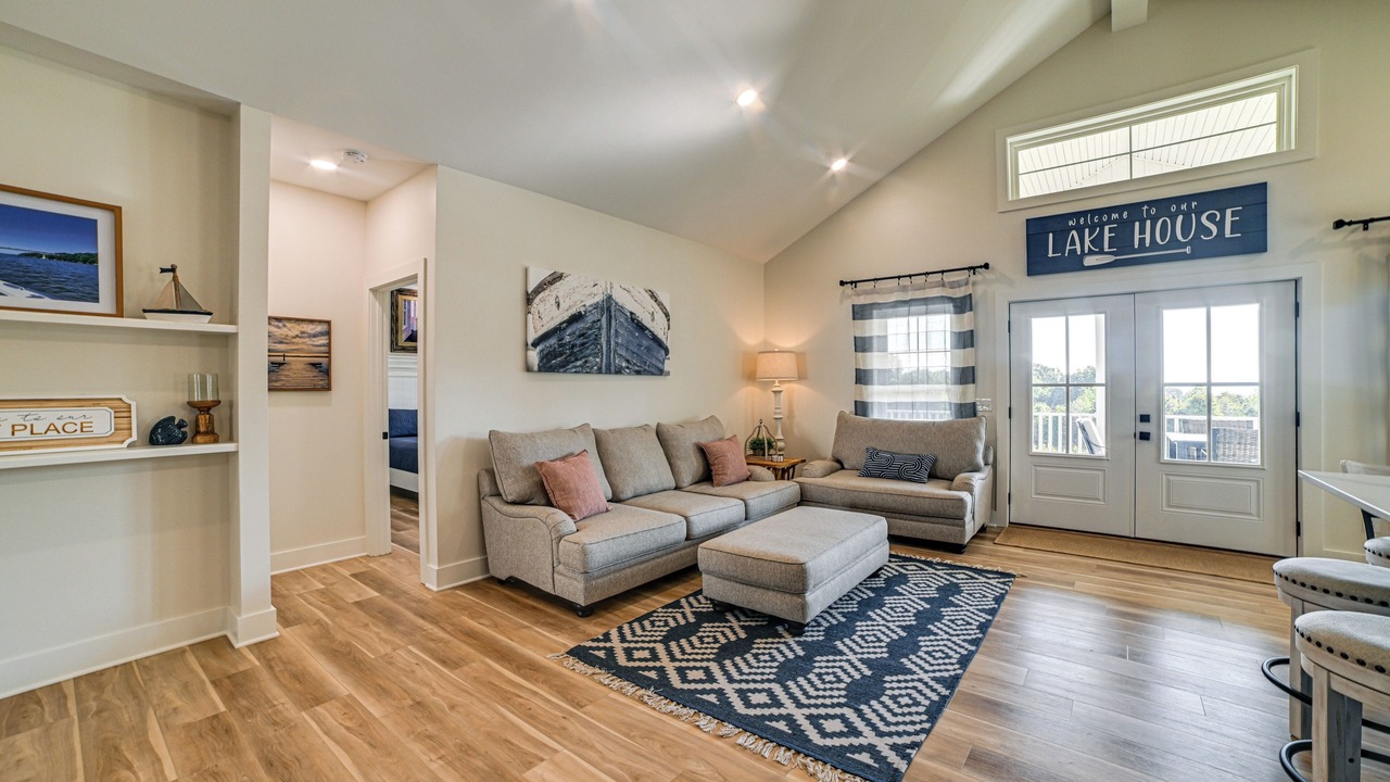 Photo of Livingroom in Grand Rivers