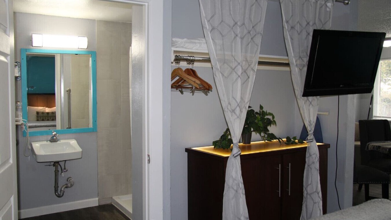 Photo of Bathroom in West Hills