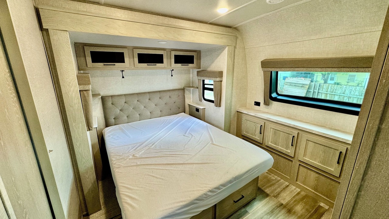 Photo of Bedroom in Eastern Division
