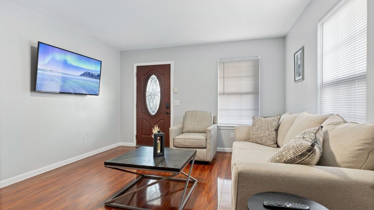 Photo of Livingroom in West Dallas