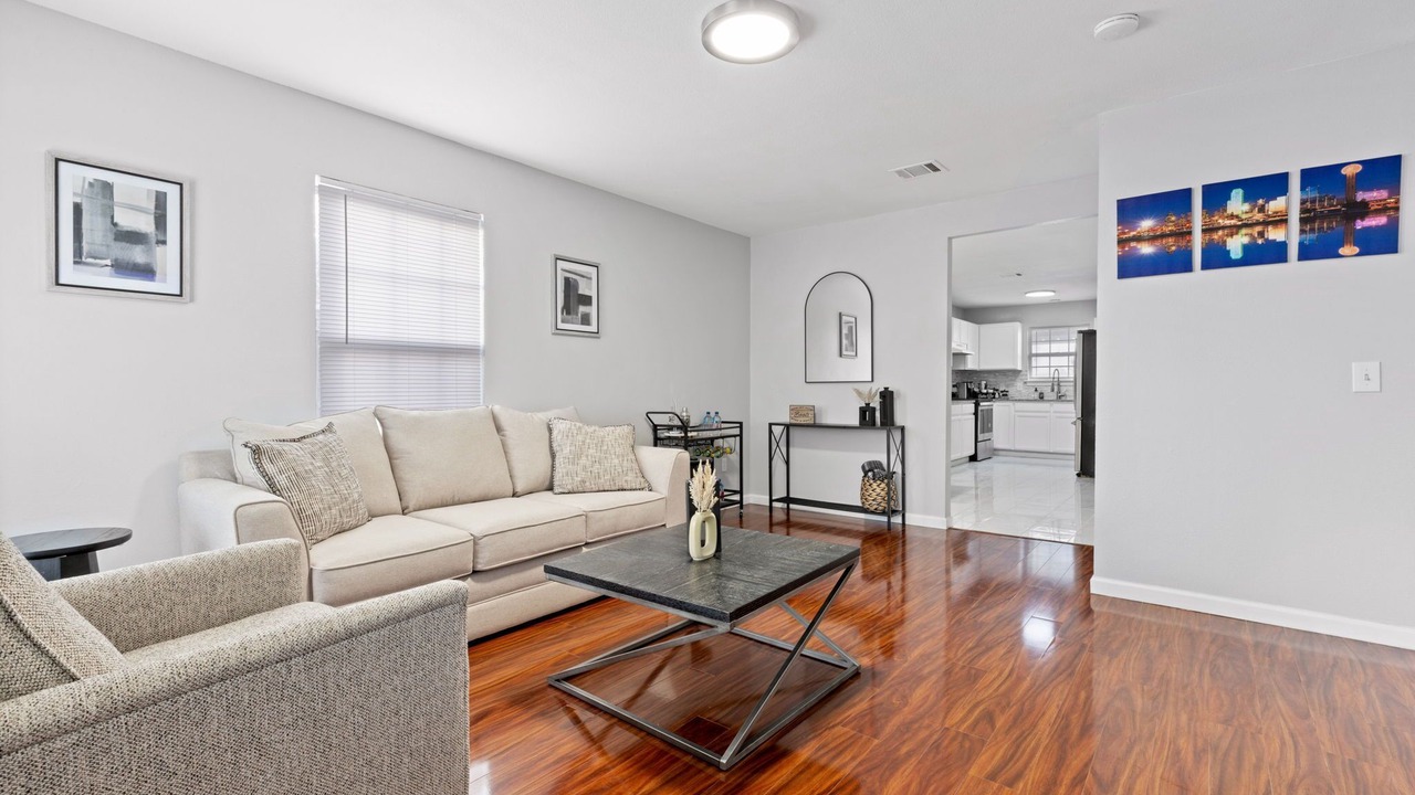 Photo of Livingroom in West Dallas