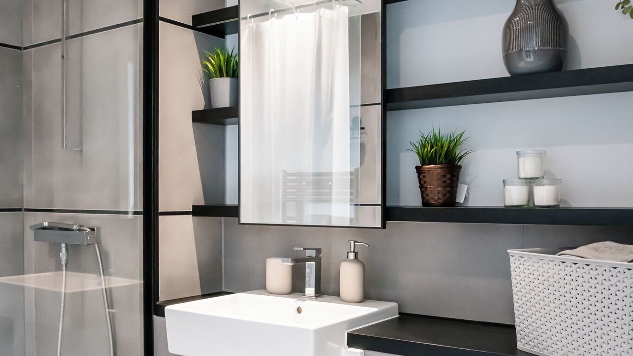 Photo of Bathroom in Lansbury