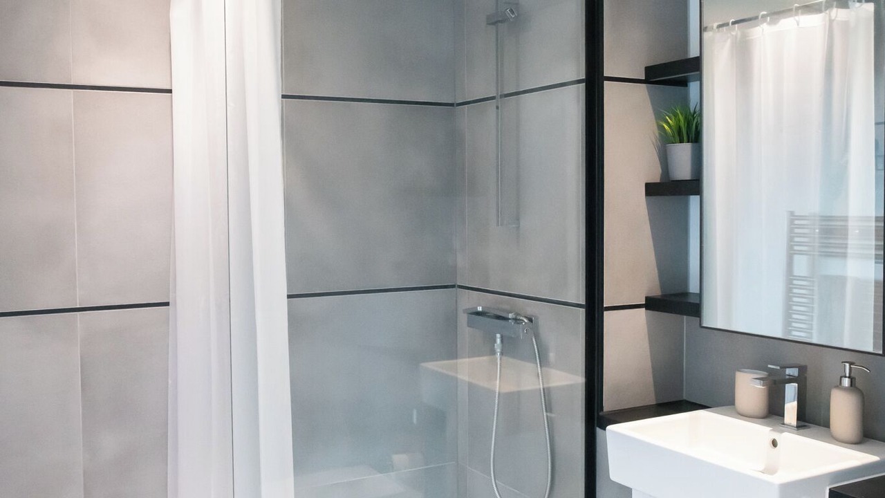 Photo of Bathroom in Lansbury