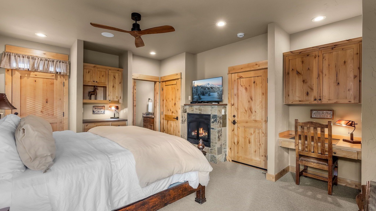 Photo of Bedroom in Powell Butte