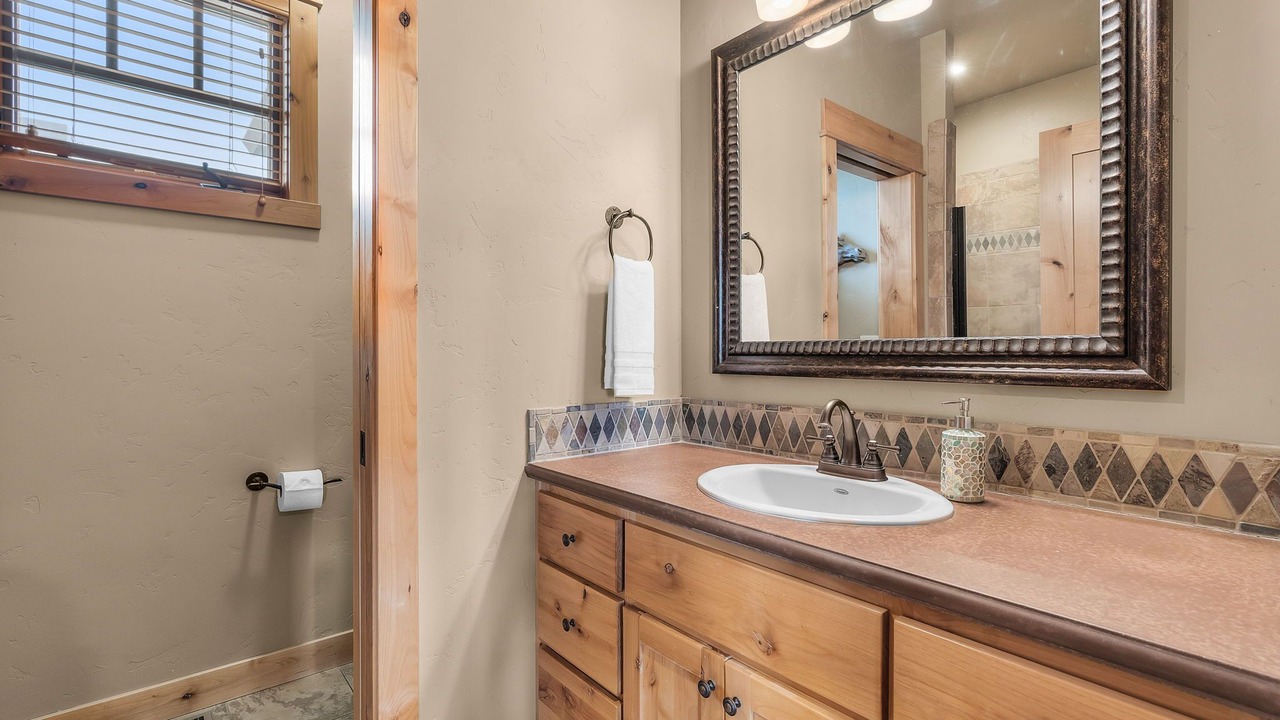 Photo of Bathroom in Powell Butte