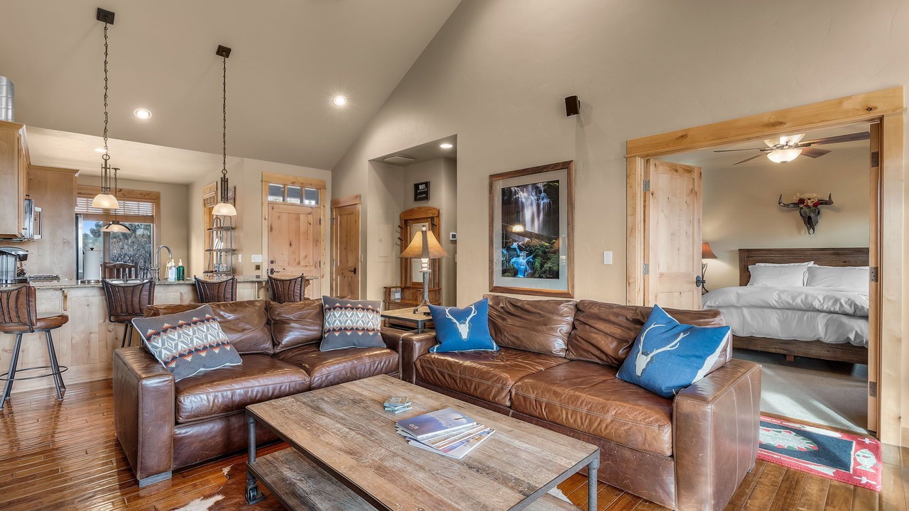 Photo of Livingroom in Powell Butte