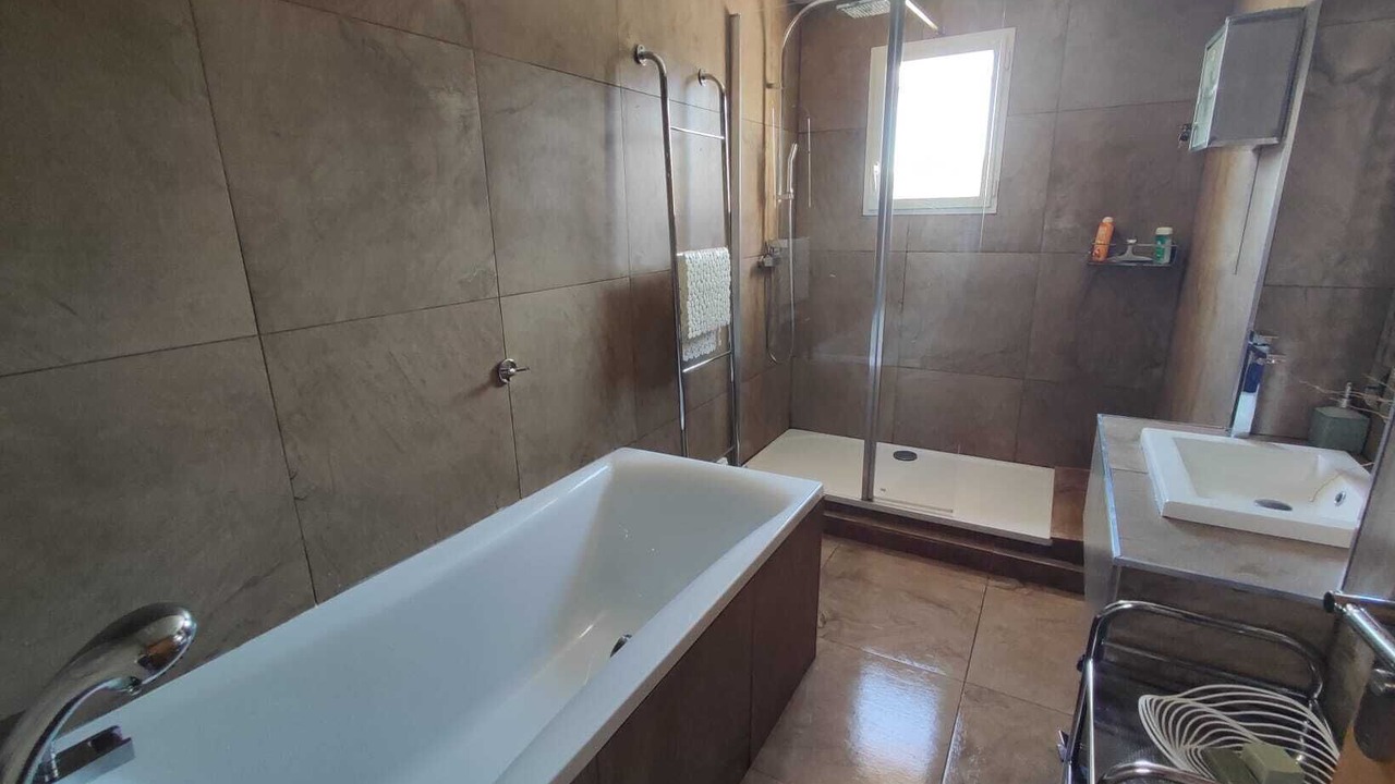 Photo of Bathroom in La Capelle-et-Masmolene