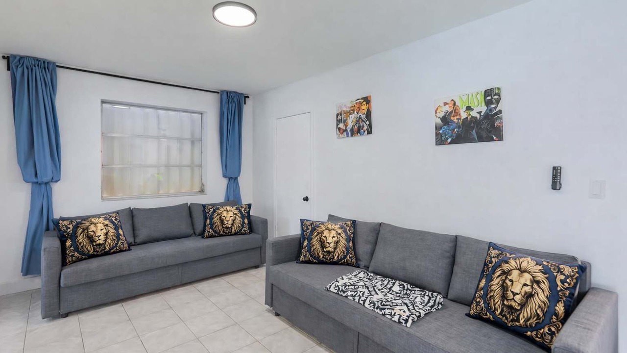 Photo of Livingroom in Hollywood Hills