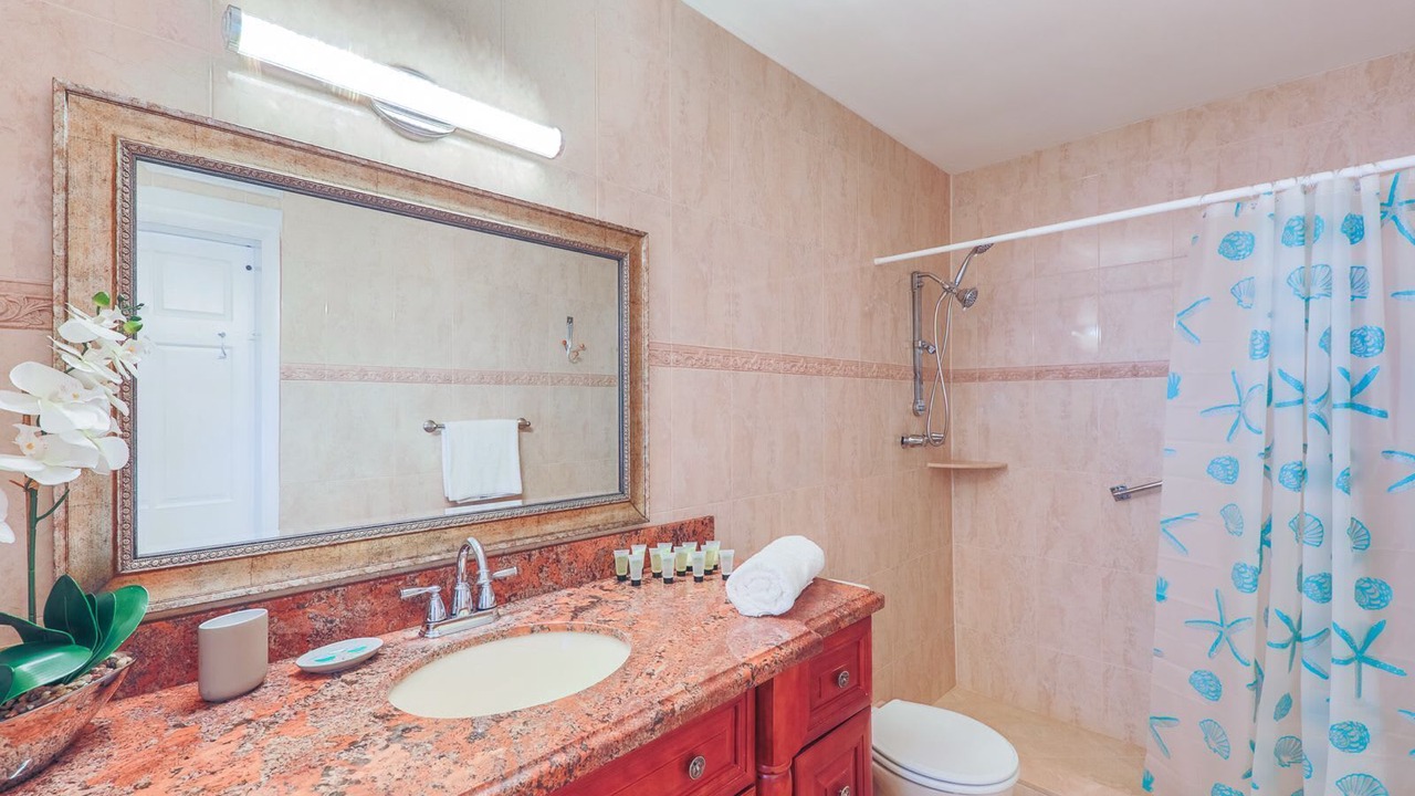 Photo of Bathroom in Hollywood Hills