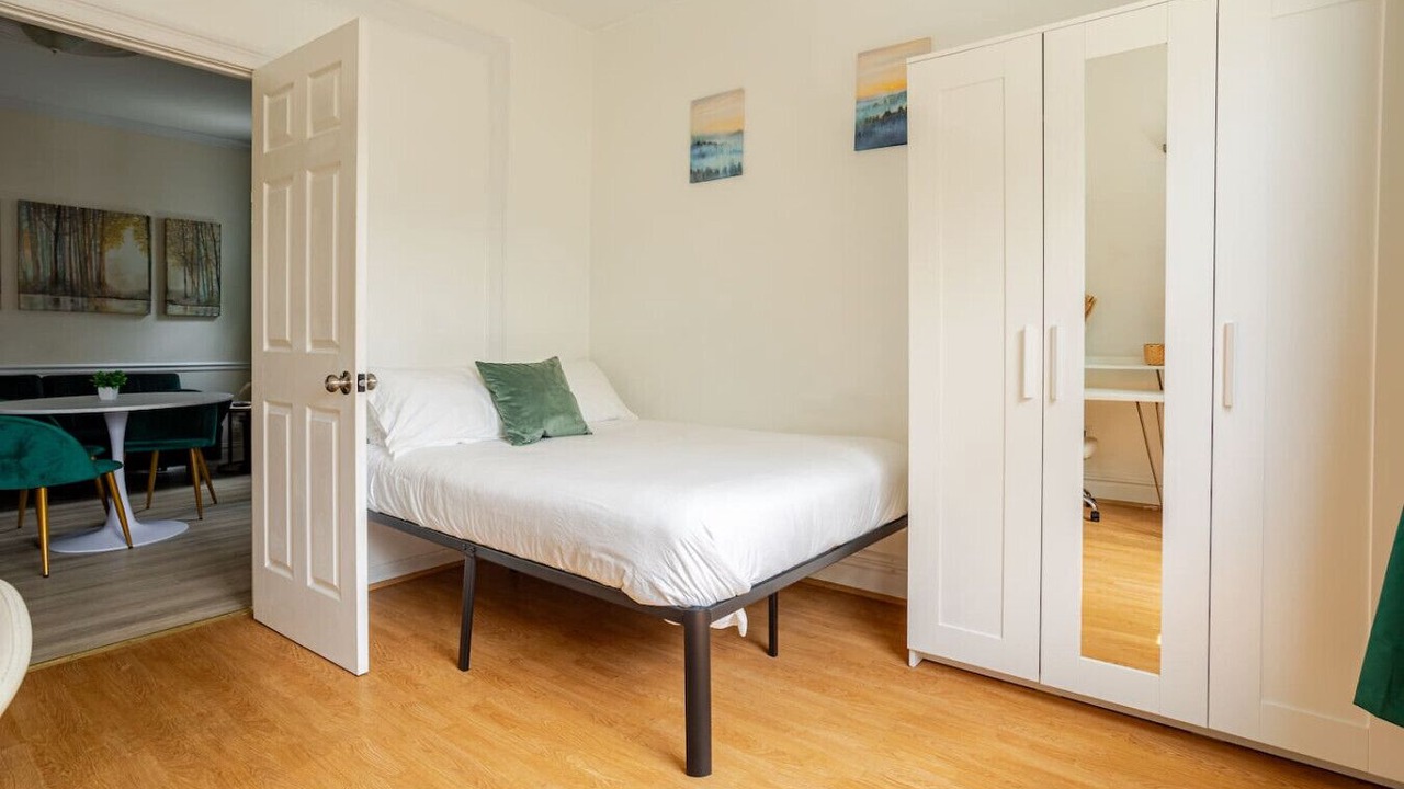 Photo of Bedroom in Hackensack River Waterfront
