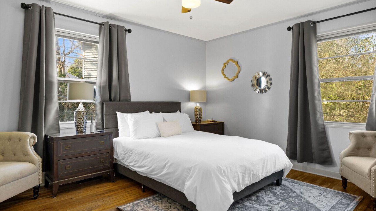 Photo of Bedroom in Oak Ridge