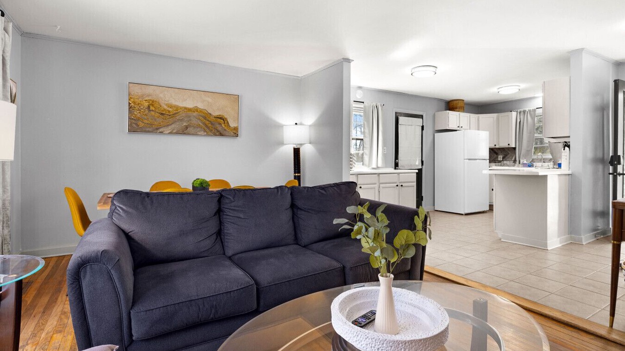 Photo of Livingroom in Oak Ridge