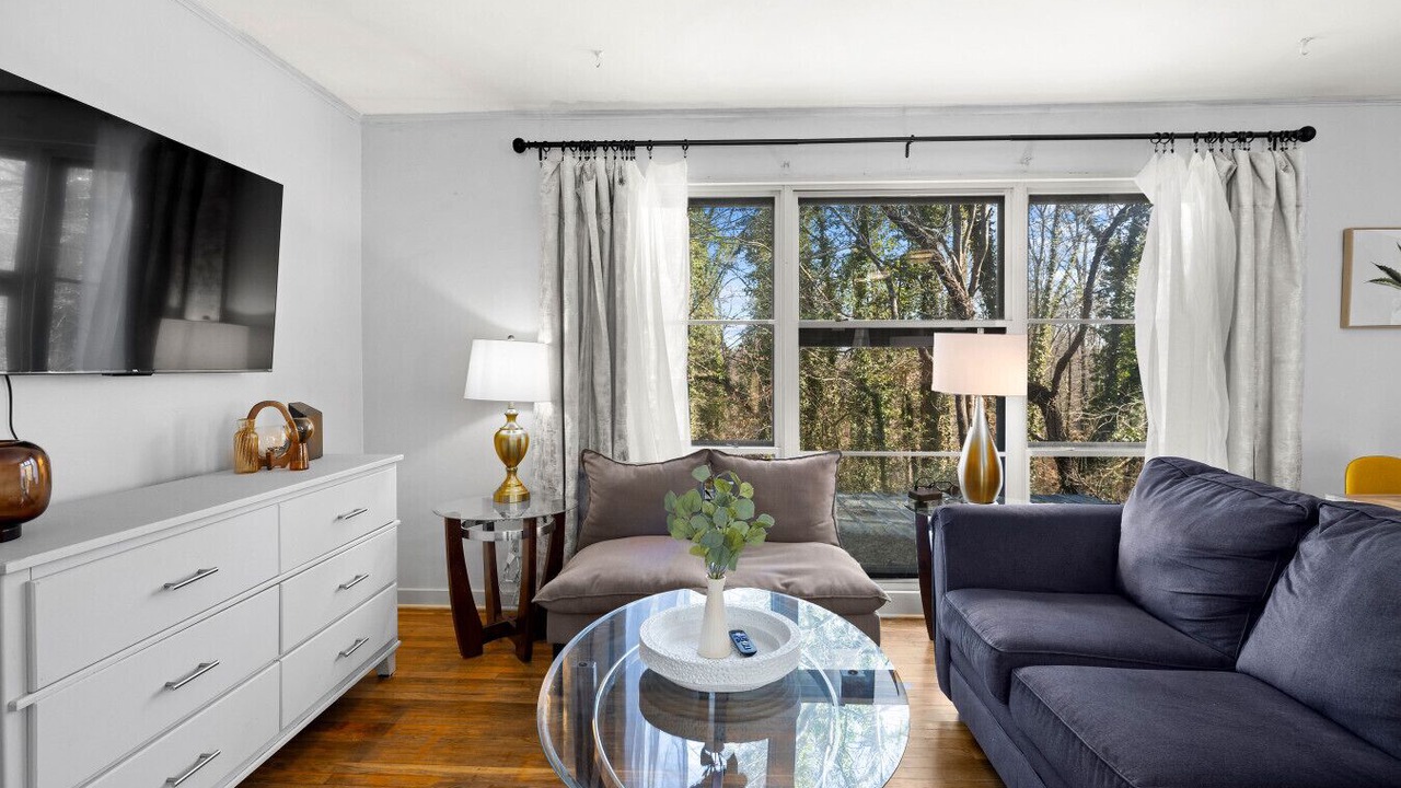 Photo of Livingroom in Oak Ridge
