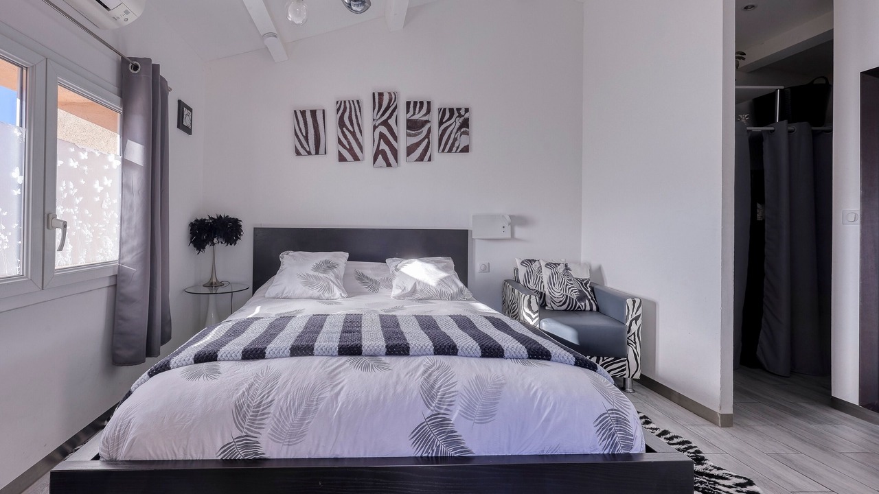 Photo of Bedroom in Roquefort-la-Bedoule