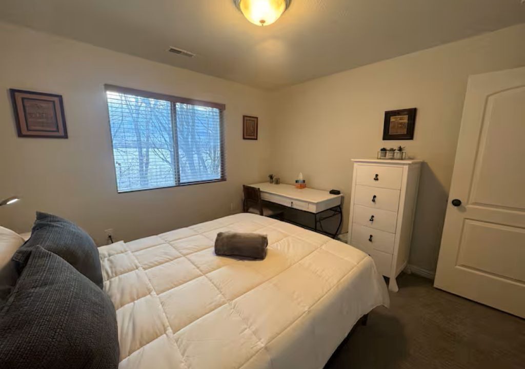 Photo of Bedroom in Mountain Green