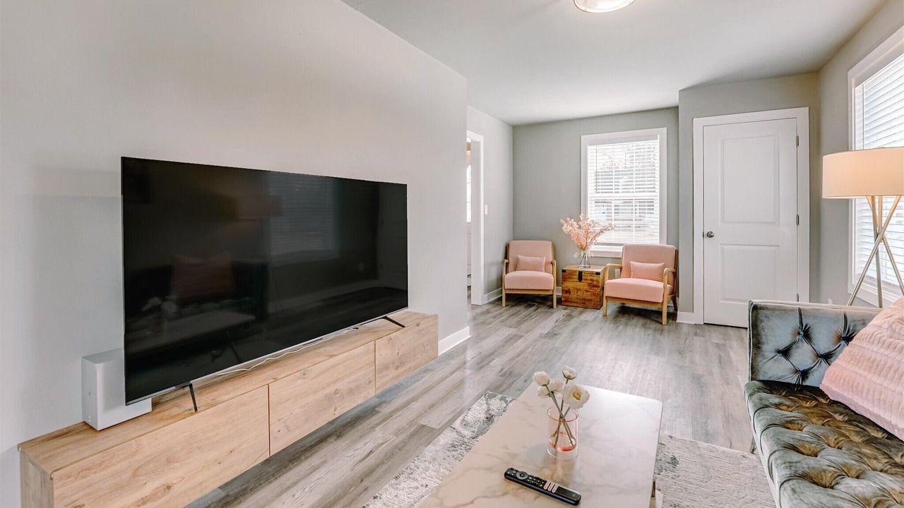 Photo of Livingroom in College Heights