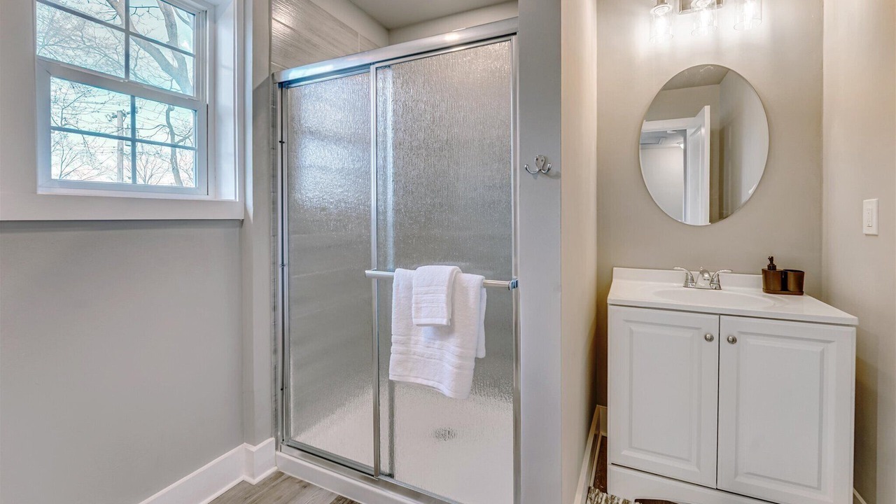 Photo of Bathroom in College Heights