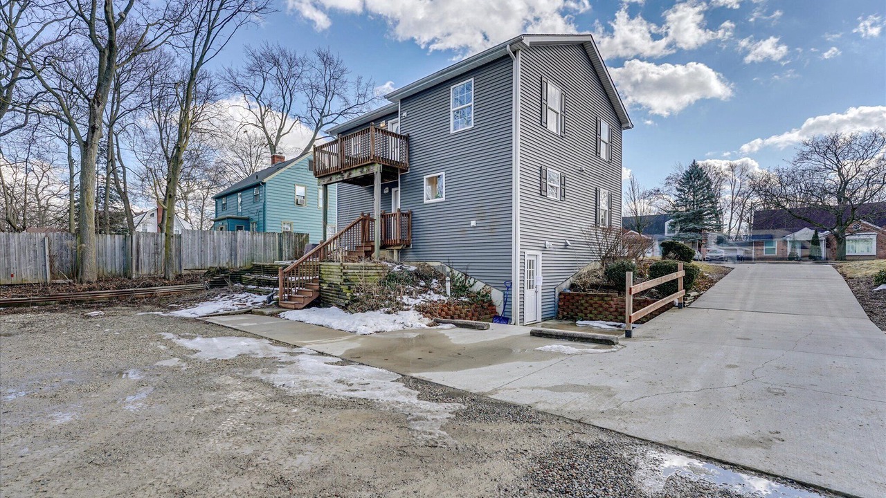 Photo of Outdoor in College Heights