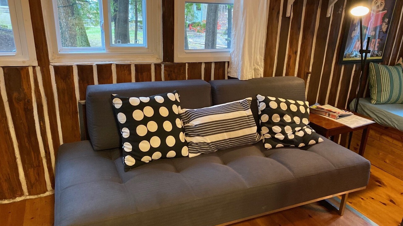 Photo of Livingroom in North Frontenac