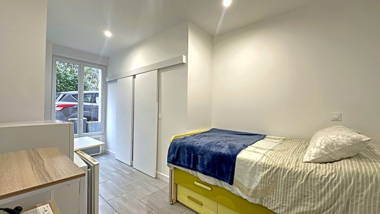 Photo of Bedroom in Serezin-du-Rhone