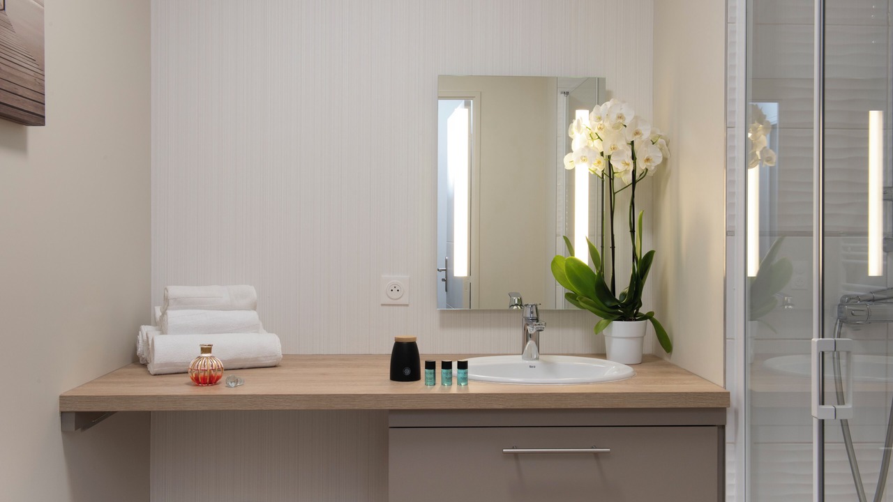 Photo of Bathroom in Quartier Saint-Clement - Jardin des Plantes